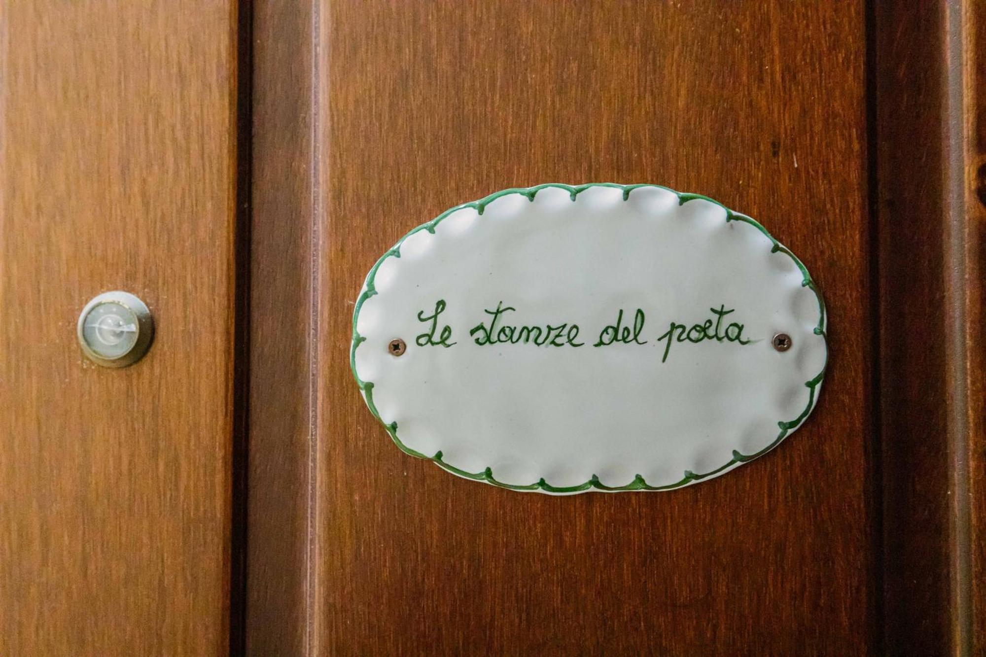 Le Stanze Del Poeta Libero Bovio Guest house Naples